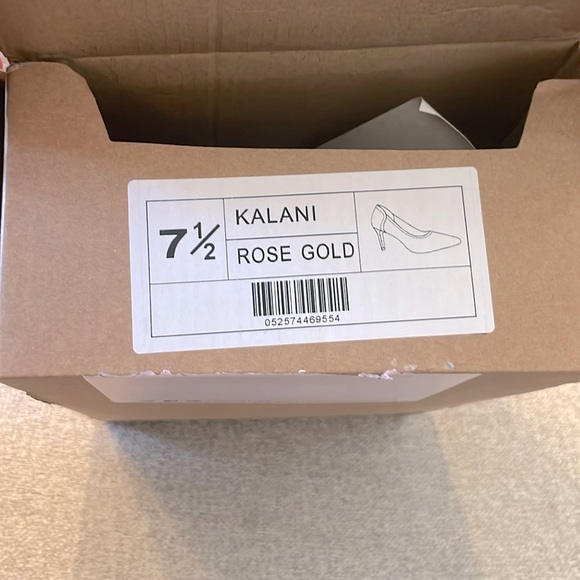 New! Rose gold glitter heels - Journee Collection - Picture 7 of 7